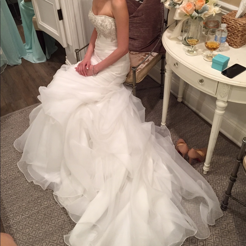 Beautiful strapless white wedding dress size 2